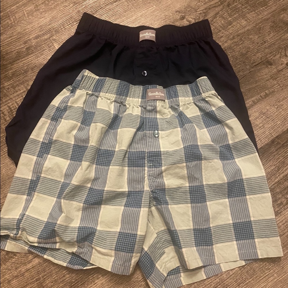 Goodfellow small men’s boxers in navy blue and plaid